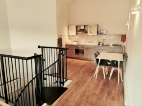 PENTHOUSE APARTMENT - FREE GARAGED Parking - BALCONY - GYM